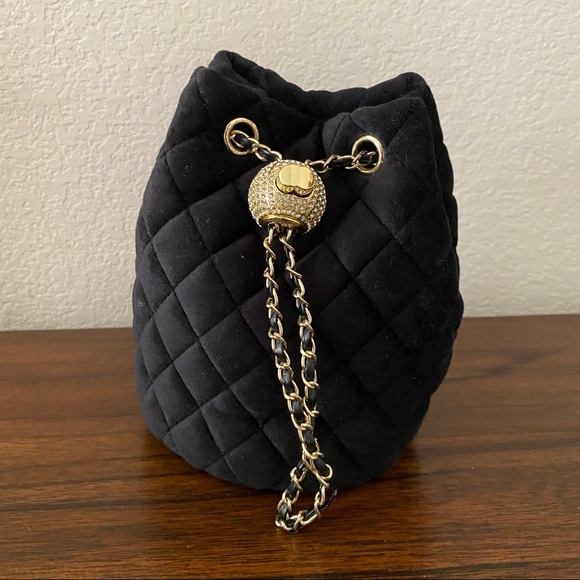 Black Quilted Velour Bling Ball Drawstring Mini Bucket Chain Crossbody Bag | B7 - Picture 2 of 10